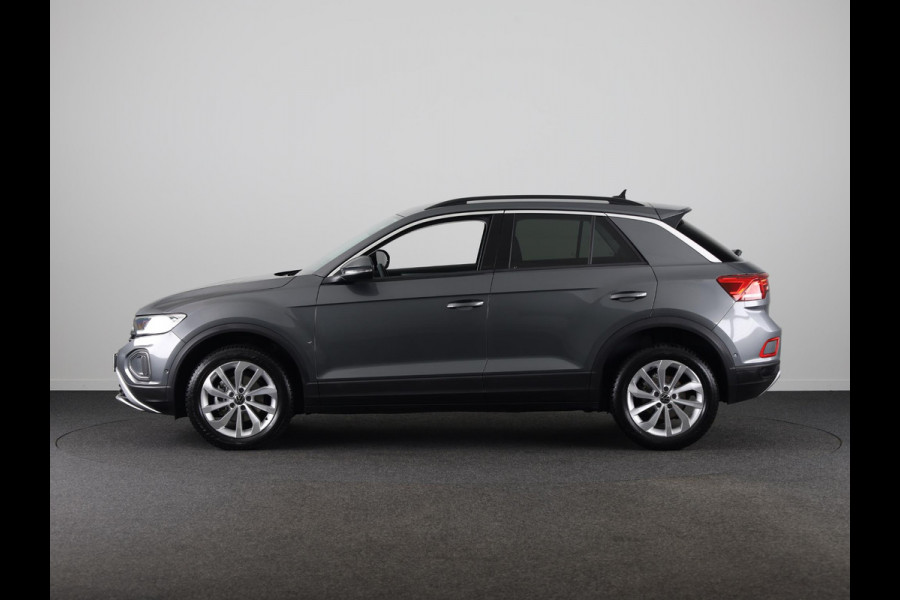 Volkswagen T-Roc 1.5 TSI Life Edition 150 PK DSG | Navigatie | Parkeercamera | Keyless entry | Volkswagen T-Roc 1.5 TSI Life Edition 150 PK DSG | Navigatie | Parkeercamera | Keyless entry |