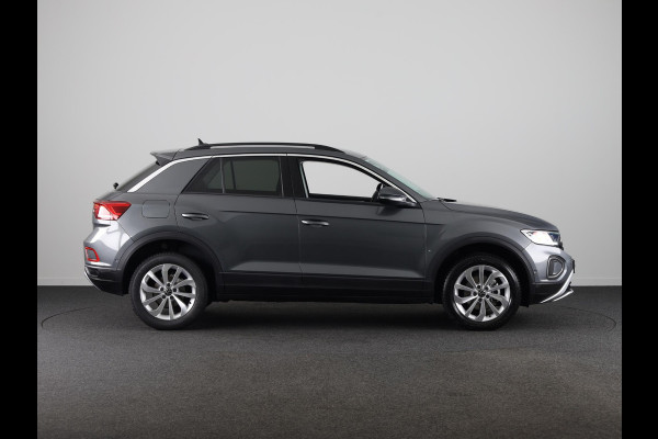 Volkswagen T-Roc 1.5 TSI Life Edition 150 PK DSG | Navigatie | Parkeercamera | Keyless entry | Volkswagen T-Roc 1.5 TSI Life Edition 150 PK DSG | Navigatie | Parkeercamera | Keyless entry |