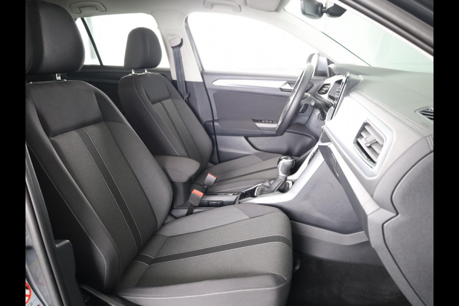 Volkswagen T-Roc 1.5 TSI Life Edition 150 PK DSG | Navigatie | Parkeercamera | Keyless entry | Volkswagen T-Roc 1.5 TSI Life Edition 150 PK DSG | Navigatie | Parkeercamera | Keyless entry |
