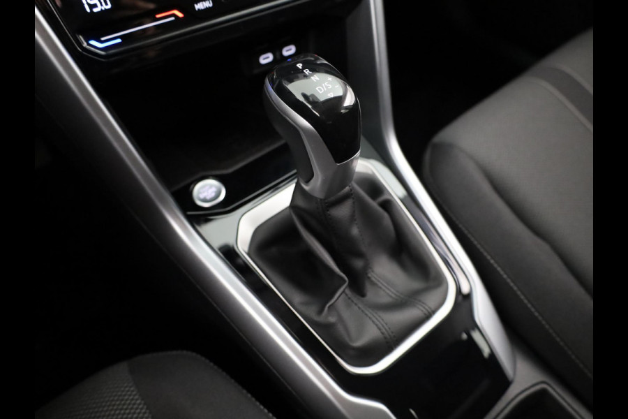 Volkswagen T-Roc 1.5 TSI Life Edition 150 PK DSG | Navigatie | Parkeercamera | Keyless entry | Volkswagen T-Roc 1.5 TSI Life Edition 150 PK DSG | Navigatie | Parkeercamera | Keyless entry |