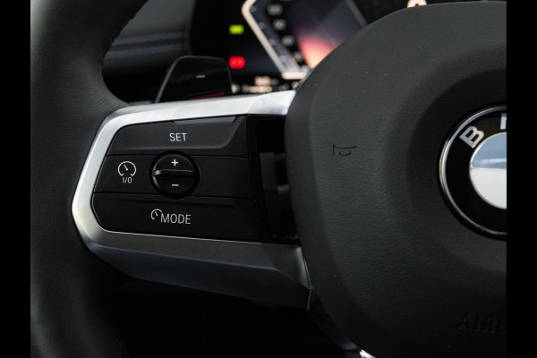 BMW X1 sDrive18i M-Sport Pro - Pano - Trekhaak - Driving Ass Plus - Harman Kardon