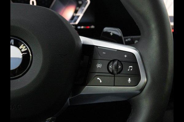 BMW X1 sDrive18i M-Sport Pro - Pano - Trekhaak - Driving Ass Plus - Harman Kardon
