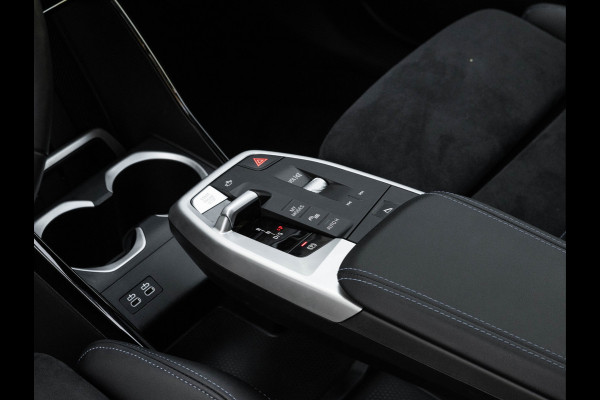 BMW X1 sDrive18i M-Sport Pro - Pano - Trekhaak - Driving Ass Plus - Harman Kardon
