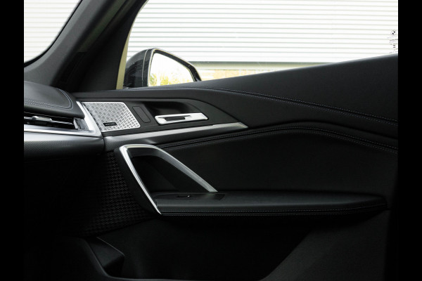BMW X1 sDrive18i M-Sport Pro - Pano - Trekhaak - Driving Ass Plus - Harman Kardon