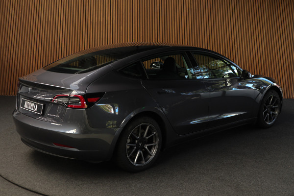 Tesla Model 3 Long Range AWD Dual Motor 75 kWh Autopilot ACC 360° Stuurverwarming Leer PDC Navi Panoramadak Elektr. achterklep Stoelverwarming voor & achter Climate voor & achter LM velgen BTW auto! Nieuw! Tesla Model 3 Long Range AWD Dual Motor 75 kWh Autopilot ACC 360° Stuurverwarming Leer PDC Navi Panoramadak Elektr. achterklep Stoelverwarming voor & achter Climate voor & achter LM velgen BTW auto! Nieuw!