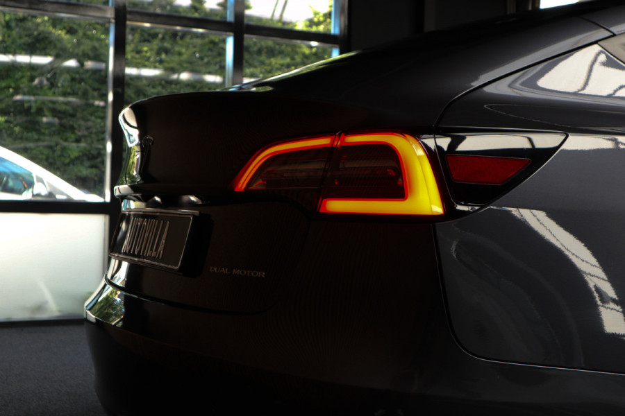 Tesla Model 3 Long Range AWD Dual Motor 75 kWh Autopilot ACC 360° Stuurverwarming Leer PDC Navi Panoramadak Elektr. achterklep Stoelverwarming voor & achter Climate voor & achter LM velgen BTW auto! Nieuw! Tesla Model 3 Long Range AWD Dual Motor 75 kWh Autopilot ACC 360° Stuurverwarming Leer PDC Navi Panoramadak Elektr. achterklep Stoelverwarming voor & achter Climate voor & achter LM velgen BTW auto! Nieuw!