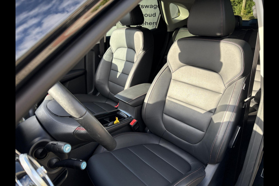 MG EHS 1.5 TGDI Luxury Plug-in Hybride 258pk | Adaptieve Cruise | Lederen Bekleding | Achteruitrijcamera | Navigatie | Elektrische Bestuurdersstoel MG EHS 1.5 TGDI Luxury Plug-in Hybride 258pk | Adaptieve Cruise | Lederen Bekleding | Achteruitrijcamera | Navigatie | Elektrische Bestuurdersstoel
