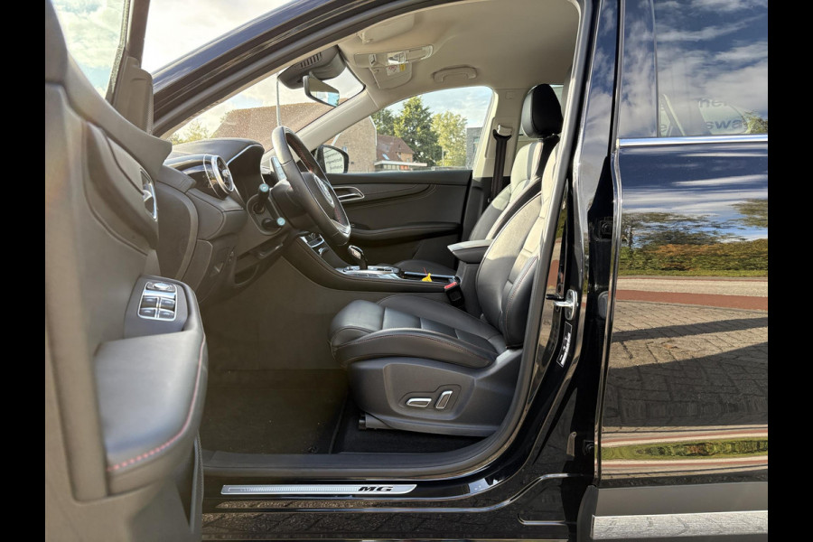 MG EHS 1.5 TGDI Luxury Plug-in Hybride 258pk | Adaptieve Cruise | Lederen Bekleding | Achteruitrijcamera | Navigatie | Elektrische Bestuurdersstoel MG EHS 1.5 TGDI Luxury Plug-in Hybride 258pk | Adaptieve Cruise | Lederen Bekleding | Achteruitrijcamera | Navigatie | Elektrische Bestuurdersstoel