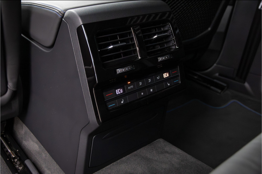 Volkswagen Touareg 3.0 TSi 4MOTION R Black-22 inch-Trekhaak