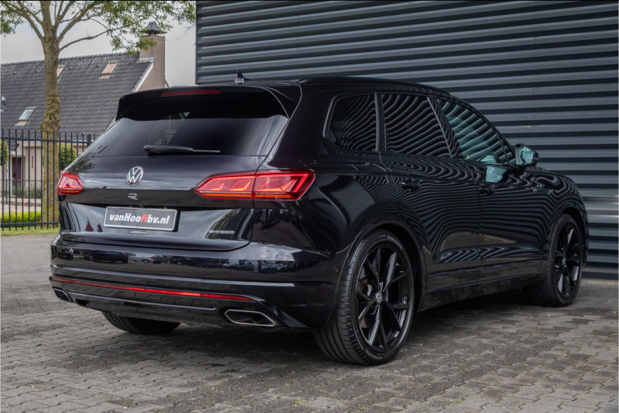 Volkswagen Touareg 3.0 TSi 4MOTION R Black-22 inch-Trekhaak