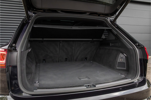 Volkswagen Touareg 3.0 TSi 4MOTION R Black-22 inch-Trekhaak