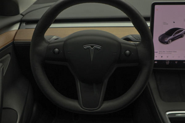 Tesla Model 3 Long Range AWD Dual Motor 75 kWh Autopilot ACC 360° Stuurverwarming Leer PDC Navi Panoramadak Elektr. achterklep Stoelverwarming voor & achter Climate voor & achter LM velgen BTW auto! Nieuw! Tesla Model 3 Long Range AWD Dual Motor 75 kWh Autopilot ACC 360° Stuurverwarming Leer PDC Navi Panoramadak Elektr. achterklep Stoelverwarming voor & achter Climate voor & achter LM velgen BTW auto! Nieuw!