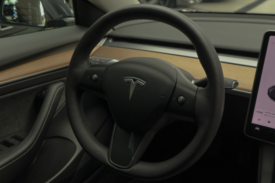 Tesla Model 3 Long Range AWD Dual Motor 75 kWh Autopilot ACC 360° Stuurverwarming Leer PDC Navi Panoramadak Elektr. achterklep Stoelverwarming voor & achter Climate voor & achter LM velgen BTW auto! Nieuw! Tesla Model 3 Long Range AWD Dual Motor 75 kWh Autopilot ACC 360° Stuurverwarming Leer PDC Navi Panoramadak Elektr. achterklep Stoelverwarming voor & achter Climate voor & achter LM velgen BTW auto! Nieuw!