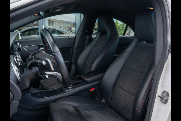 Mercedes-Benz CLA-Klasse 180 Business Solution AMG / Led / Navi / Camera / Carplay / Cruise