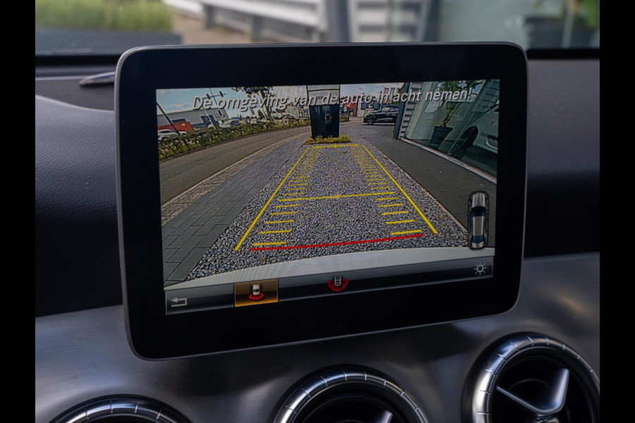 Mercedes-Benz CLA-Klasse 180 Business Solution AMG / Led / Navi / Camera / Carplay / Cruise