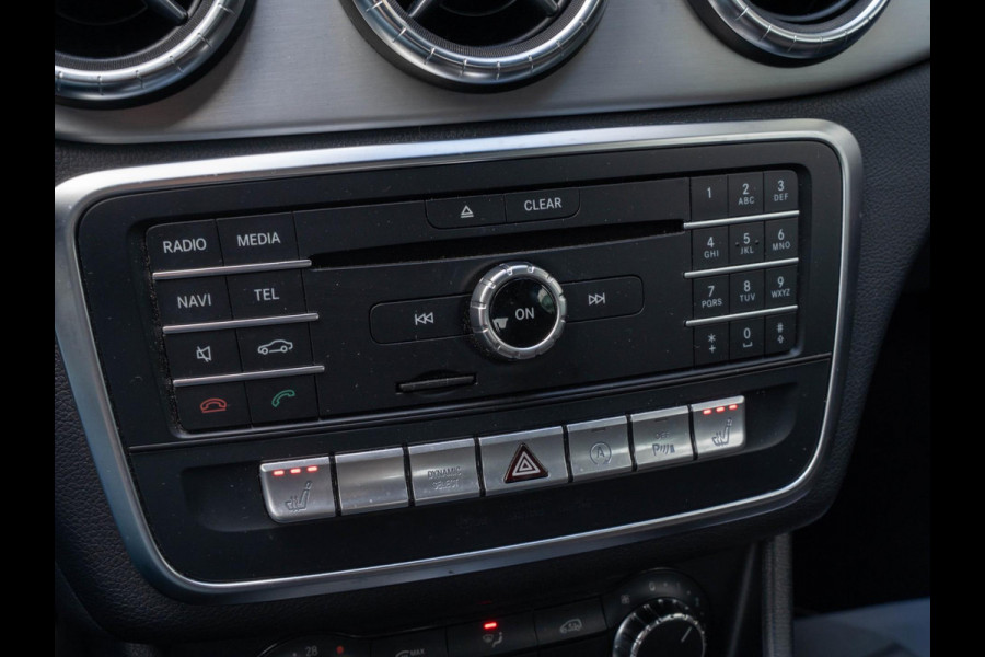 Mercedes-Benz CLA-Klasse 180 Business Solution AMG / Led / Navi / Camera / Carplay / Cruise