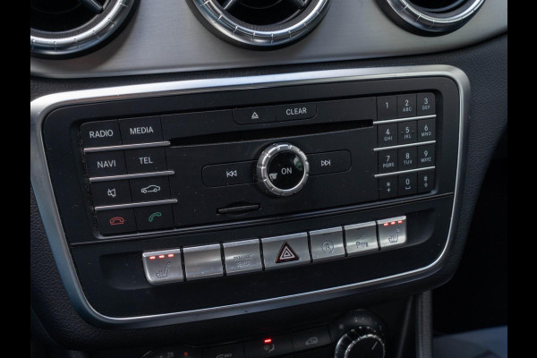 Mercedes-Benz CLA-Klasse 180 Business Solution AMG / Led / Navi / Camera / Carplay / Cruise