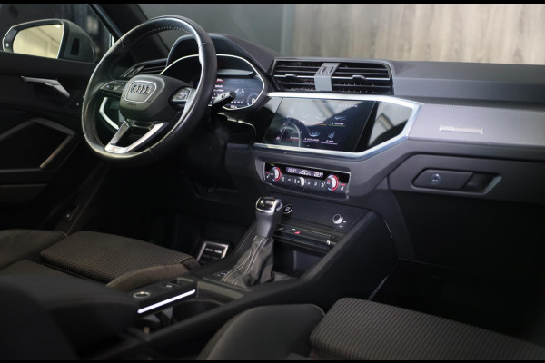 Audi Q3 45 TFSI e S Line Competition / Acc / Lane Assist / Dode Hoek / Open Panoramadak / Led / Virtual Cockpit / Pdc / 21 Inch