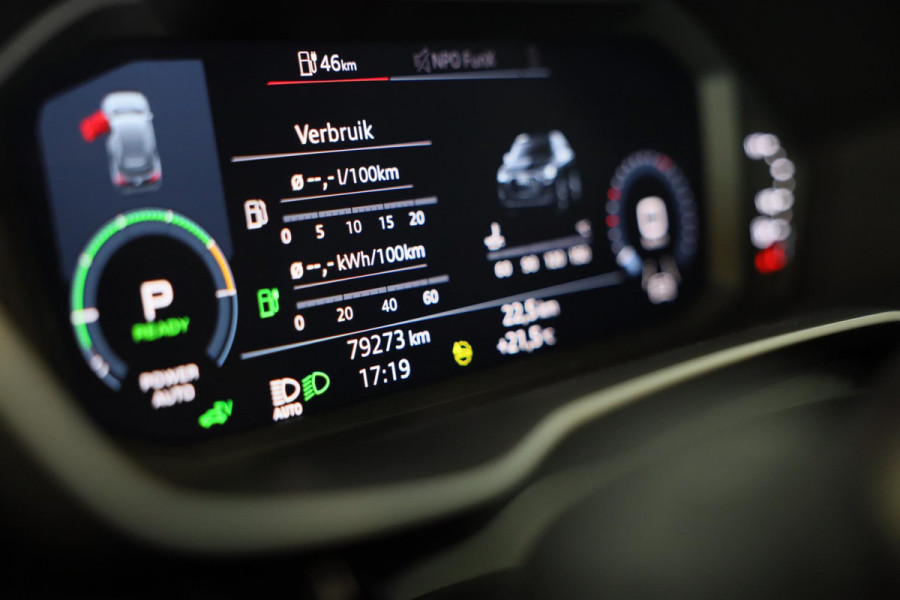 Audi Q3 45 TFSI e S Line Competition / Acc / Lane Assist / Dode Hoek / Open Panoramadak / Led / Virtual Cockpit / Pdc / 21 Inch