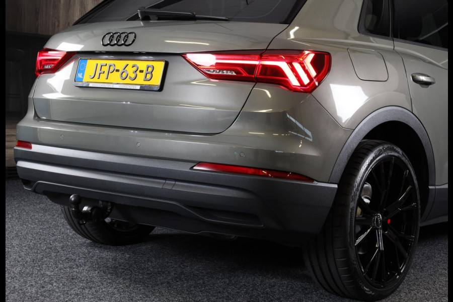 Audi Q3 45 TFSI e S Line Competition / Acc / Lane Assist / Dode Hoek / Open Panoramadak / Led / Virtual Cockpit / Pdc / 21 Inch