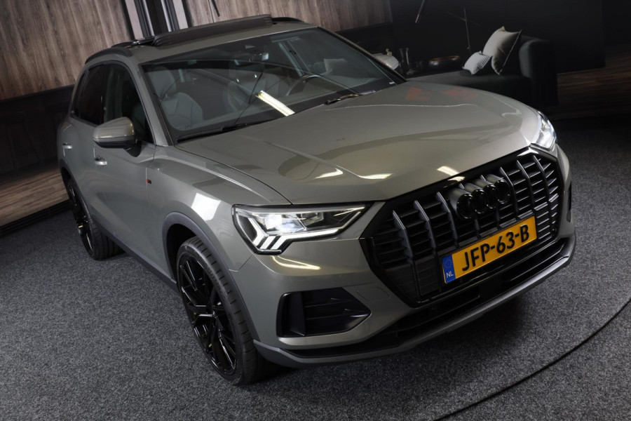 Audi Q3 45 TFSI e S Line Competition / Acc / Lane Assist / Dode Hoek / Open Panoramadak / Led / Virtual Cockpit / Pdc / 21 Inch