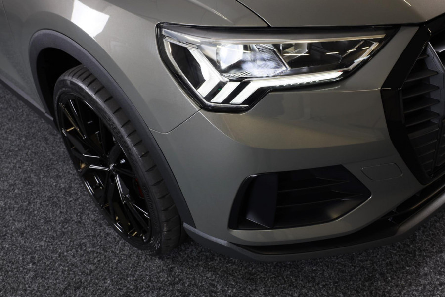 Audi Q3 45 TFSI e S Line Competition / Acc / Lane Assist / Dode Hoek / Open Panoramadak / Led / Virtual Cockpit / Pdc / 21 Inch