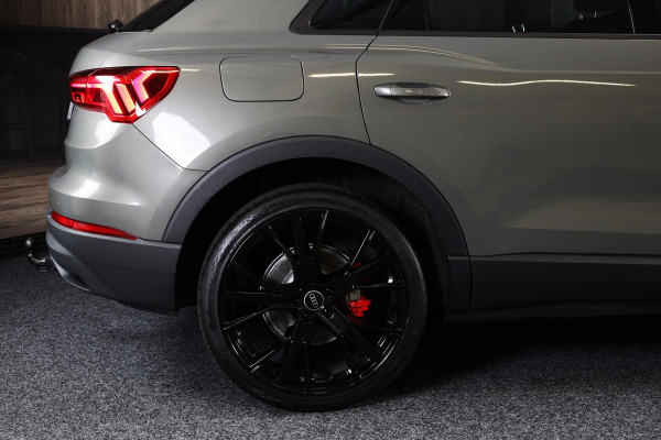Audi Q3 45 TFSI e S Line Competition / Acc / Lane Assist / Dode Hoek / Open Panoramadak / Led / Virtual Cockpit / Pdc / 21 Inch