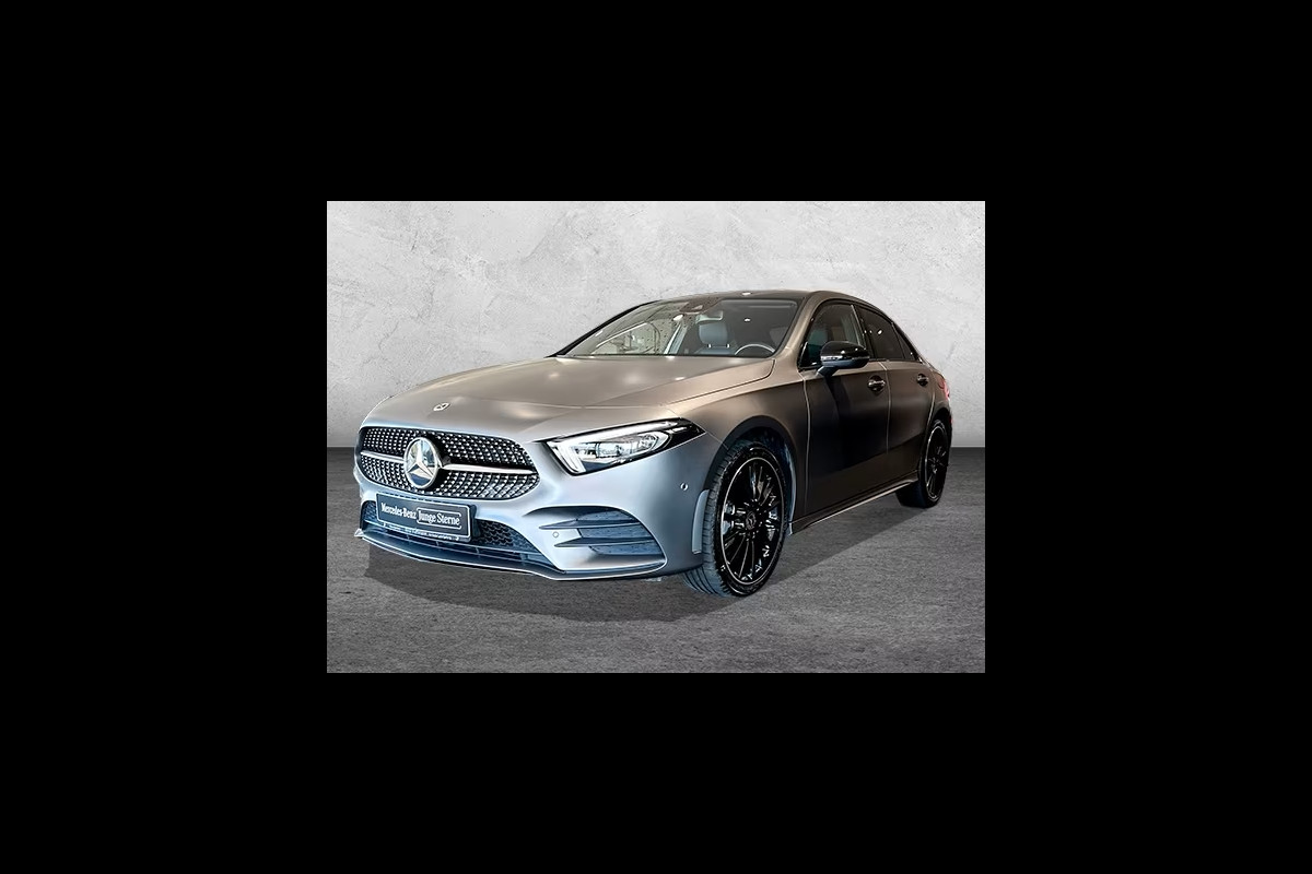 Mercedes-Benz A-Klasse 250 e AMG ** LED, MBUX+, MAGNO GRAU, PANORAMA, 19-inch LMV, NIGHT, DODE HOEK ** 1e EIG - UNFALLFREI ** ** INFORMEER OOK NAAR ONZE AANTREKKELIJKE FINANCIAL-LEASE TARIEVEN **