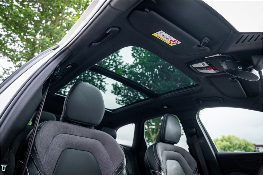 Volvo XC60 2.0 T6 Recharge AWD R-Design ** Luchtvering ** Panodak ** 360 HUD ** Trekhaak Volvo XC60 2.0 T6 Recharge AWD R-Design ** Luchtvering ** Panodak ** 360 HUD ** Trekhaak