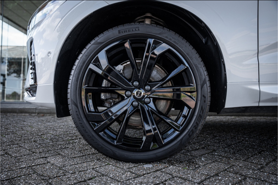 Volvo XC60 2.0 T6 Recharge AWD R-Design ** Luchtvering ** Panodak ** 360 HUD ** Trekhaak Volvo XC60 2.0 T6 Recharge AWD R-Design ** Luchtvering ** Panodak ** 360 HUD ** Trekhaak