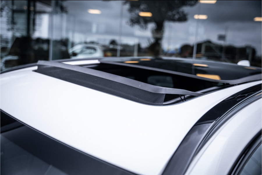 Volvo XC60 2.0 T6 Recharge AWD R-Design ** Luchtvering ** Panodak ** 360 HUD ** Trekhaak Volvo XC60 2.0 T6 Recharge AWD R-Design ** Luchtvering ** Panodak ** 360 HUD ** Trekhaak