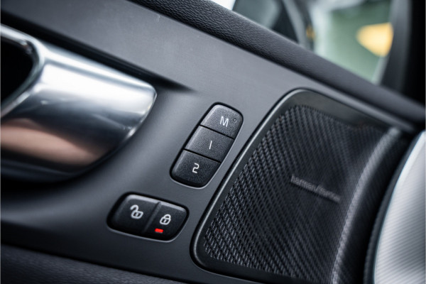 Volvo XC60 2.0 T6 Recharge AWD R-Design ** Luchtvering ** Panodak ** 360 HUD ** Trekhaak Volvo XC60 2.0 T6 Recharge AWD R-Design ** Luchtvering ** Panodak ** 360 HUD ** Trekhaak