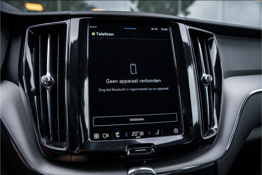 Volvo XC60 2.0 T6 Recharge AWD R-Design ** Luchtvering ** Panodak ** 360 HUD ** Trekhaak Volvo XC60 2.0 T6 Recharge AWD R-Design ** Luchtvering ** Panodak ** 360 HUD ** Trekhaak
