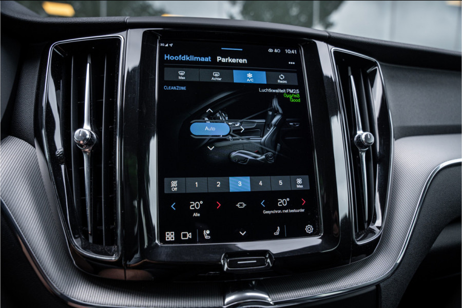 Volvo XC60 2.0 T6 Recharge AWD R-Design ** Luchtvering ** Panodak ** 360 HUD ** Trekhaak Volvo XC60 2.0 T6 Recharge AWD R-Design ** Luchtvering ** Panodak ** 360 HUD ** Trekhaak