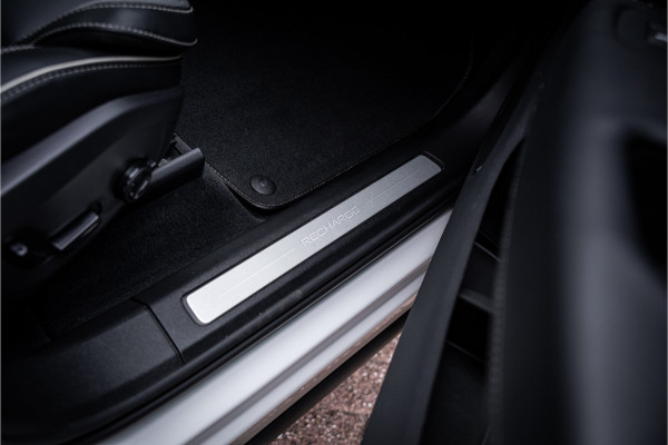 Volvo XC60 2.0 T6 Recharge AWD R-Design ** Luchtvering ** Panodak ** 360 HUD ** Trekhaak Volvo XC60 2.0 T6 Recharge AWD R-Design ** Luchtvering ** Panodak ** 360 HUD ** Trekhaak