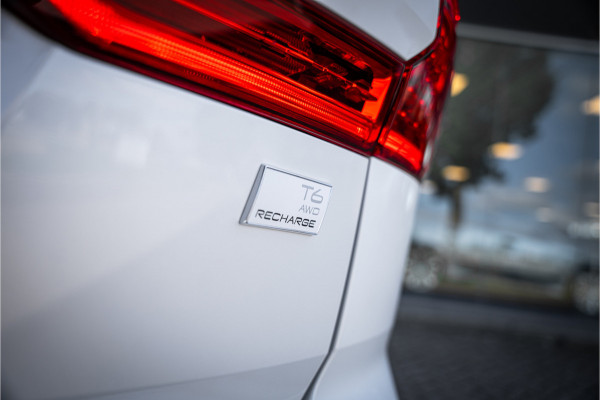 Volvo XC60 2.0 T6 Recharge AWD R-Design ** Luchtvering ** Panodak ** 360 HUD ** Trekhaak Volvo XC60 2.0 T6 Recharge AWD R-Design ** Luchtvering ** Panodak ** 360 HUD ** Trekhaak