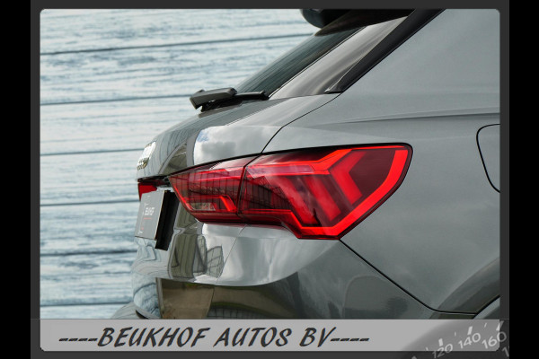 Audi Q3 35 TFSI S-Line Sport Trekhaak Carplay Leer Xenon Pdc