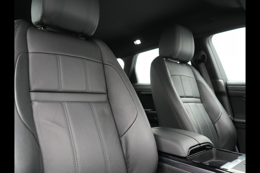 Land Rover Range Rover Evoque P300e AWD Plug In Hybrid 309pk Dealer O.H PHEV | Trekhaak Af Fabriek | Adaptive Cruise | Black Pack |  360 Camera | Meridian Sound | Lederen Sportstoelen Verwarmd | Apple Carplay | Blis | Navigatie | DAB | Land Rover Range Rover Evoque P300e AWD Plug In Hybrid 309pk Dealer O.H PHEV | Trekhaak Af Fabriek | Adaptive Cruise | Black Pack |  360 Camera | Meridian Sound | Lederen Sportstoelen Verwarmd | Apple Carplay | Blis | Navigatie | DAB |
