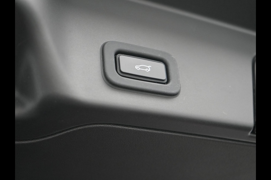 Land Rover Range Rover Evoque P300e AWD Plug In Hybrid 309pk Dealer O.H PHEV | Trekhaak Af Fabriek | Adaptive Cruise | Black Pack |  360 Camera | Meridian Sound | Lederen Sportstoelen Verwarmd | Apple Carplay | Blis | Navigatie | DAB | Land Rover Range Rover Evoque P300e AWD Plug In Hybrid 309pk Dealer O.H PHEV | Trekhaak Af Fabriek | Adaptive Cruise | Black Pack |  360 Camera | Meridian Sound | Lederen Sportstoelen Verwarmd | Apple Carplay | Blis | Navigatie | DAB |