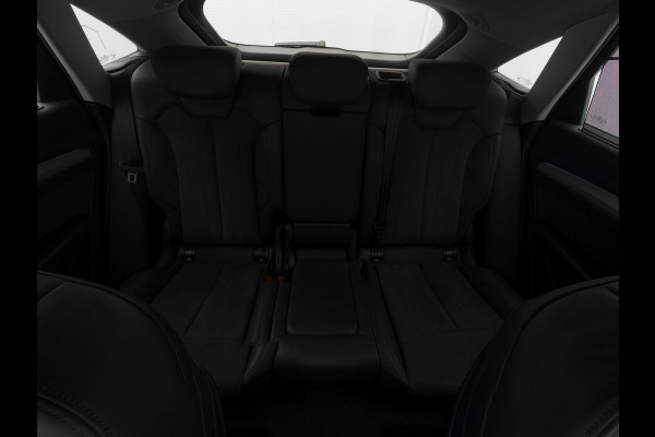 Audi Q5 Sportback 55 TFSI e Quattro S-Line Plug in Hybrid PHEV | Trekhaak af Fabriek | Alcantara Sportstoelen Verwarmd | Adaptive Cruise | Apple Carplay | Virtual | Navigatie | Camera | DAB |