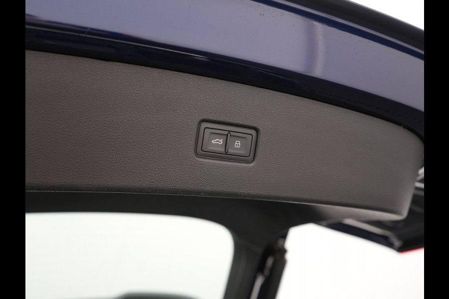 Audi Q5 Sportback 55 TFSI e Quattro S-Line Plug in Hybrid PHEV | Trekhaak af Fabriek | Alcantara Sportstoelen Verwarmd | Adaptive Cruise | Apple Carplay | Virtual | Navigatie | Camera | DAB |