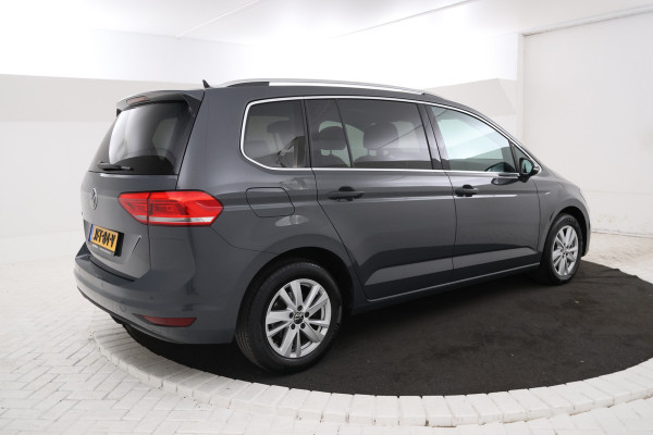 Volkswagen Touran 2.0 TDI SCR Highline 7p 7 persoons, apple carplay, navigatie,