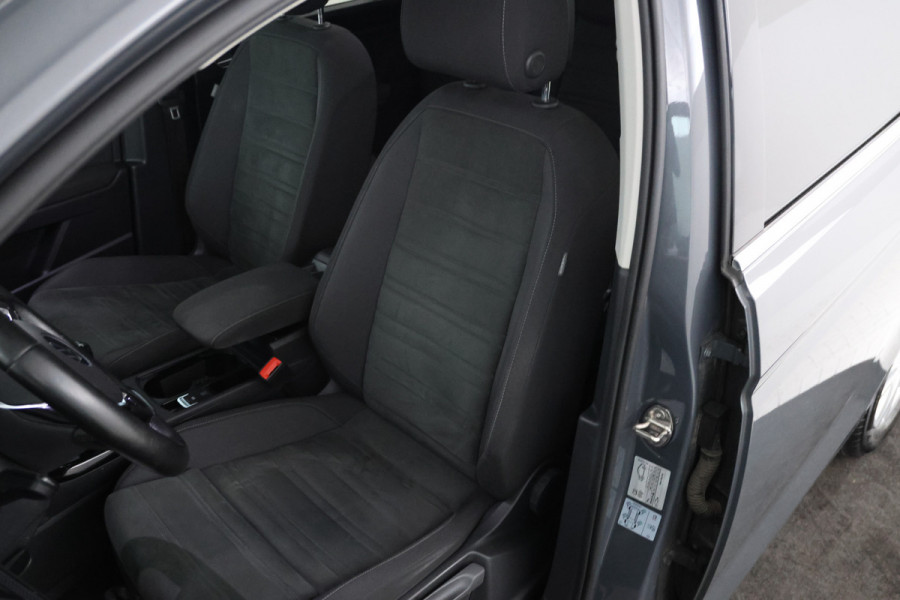 Volkswagen Touran 2.0 TDI SCR Highline 7p 7 persoons, apple carplay, navigatie,