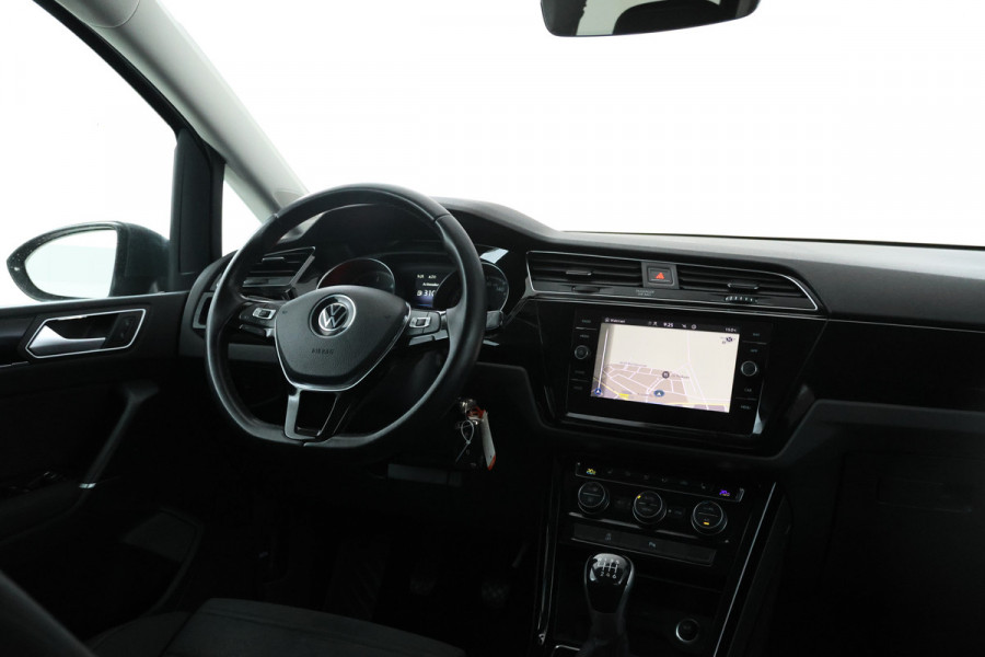 Volkswagen Touran 2.0 TDI SCR Highline 7p 7 persoons, apple carplay, navigatie,