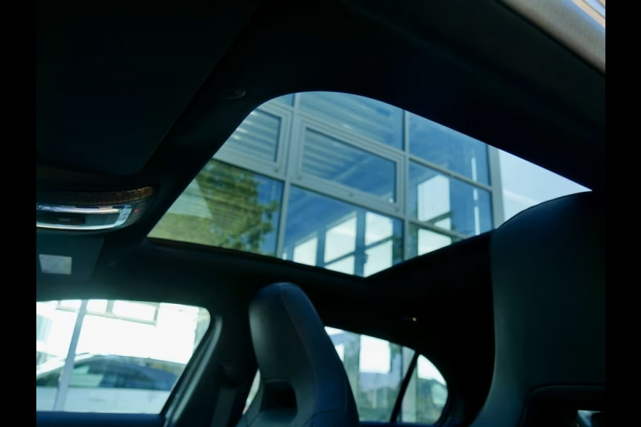 Mercedes-Benz A-Klasse 250e AMG ** LED, MBUX+, LEDER, DISTR, PANO, 2 zone AIRCO, 19-inch LMV, HuD,  ** 1e EIG - UNFALLFREI ** ** INFORMEER OOK NAAR ONZE AANTREKKELIJKE FINANCIAL-LEASE TARIEVEN **