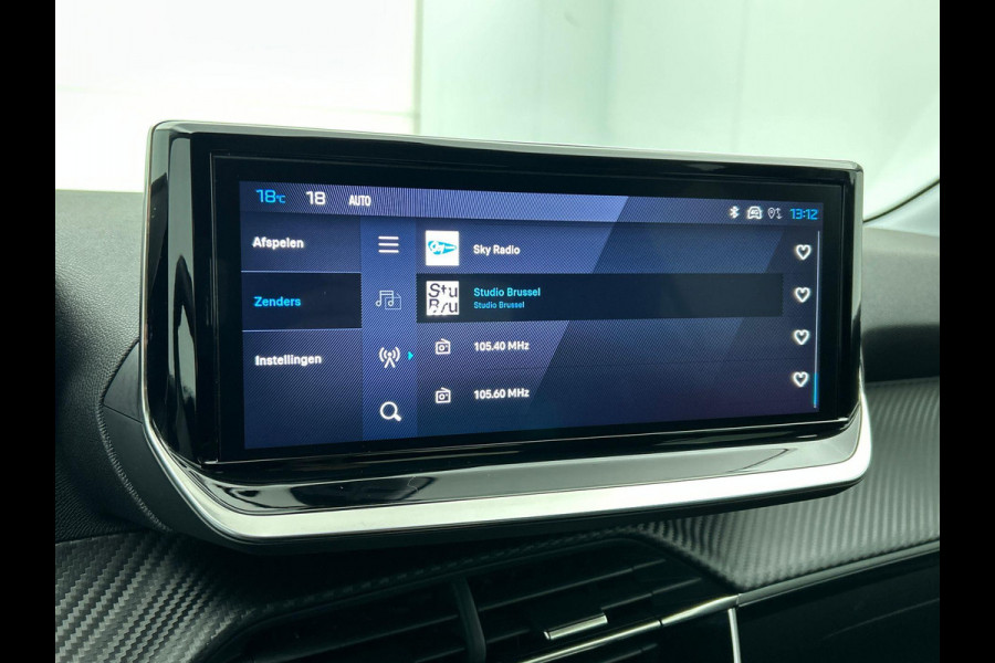 Peugeot 208 1.2 Hybrid 100PK Automaat Allure | Navigatie | Apple Carplay/Android Auto | Airco | Camera | Parkeer sensoren | Cruise Control | Led | Lichtmetalen Velgen