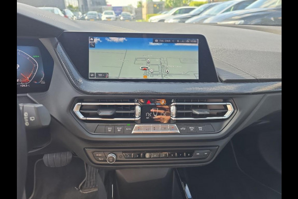 BMW 1-serie 118i Executive Edition | Navi | Led | Live Cockpit |