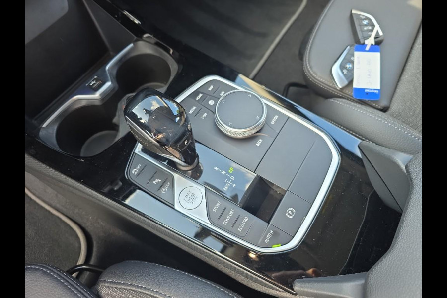 BMW 1-serie 118i Executive Edition | Navi | Led | Live Cockpit |