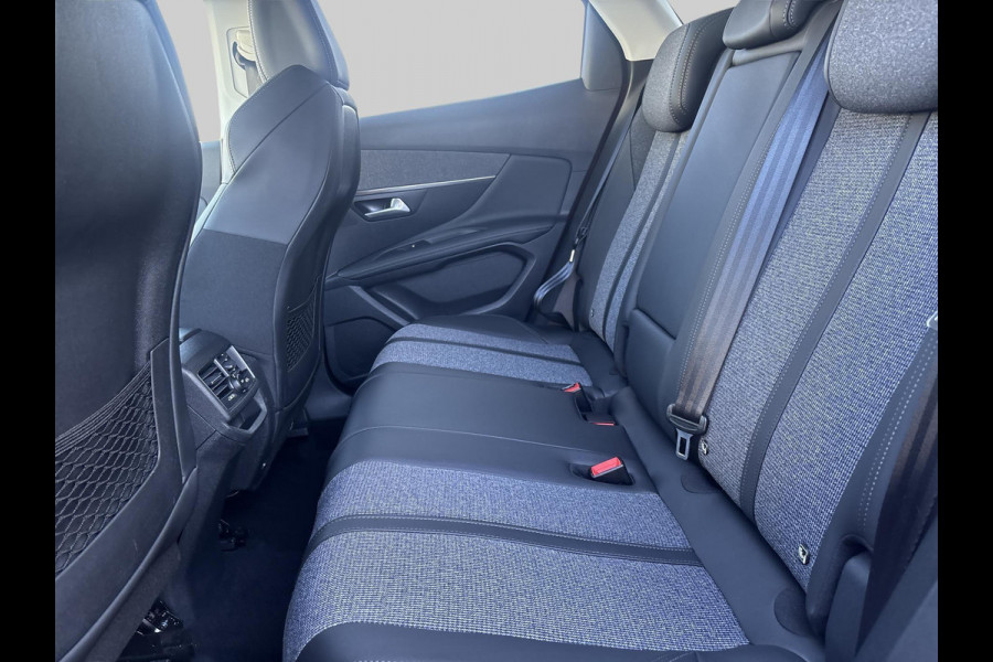 Peugeot 3008 1.2 PureTech Blue Lease Premium  | automaat | navigatie | 19" velgen | trekhaak