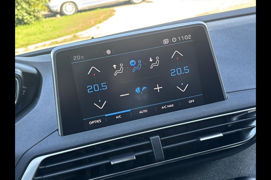 Peugeot 3008 1.2 PureTech Blue Lease Premium  | automaat | navigatie | 19" velgen | trekhaak